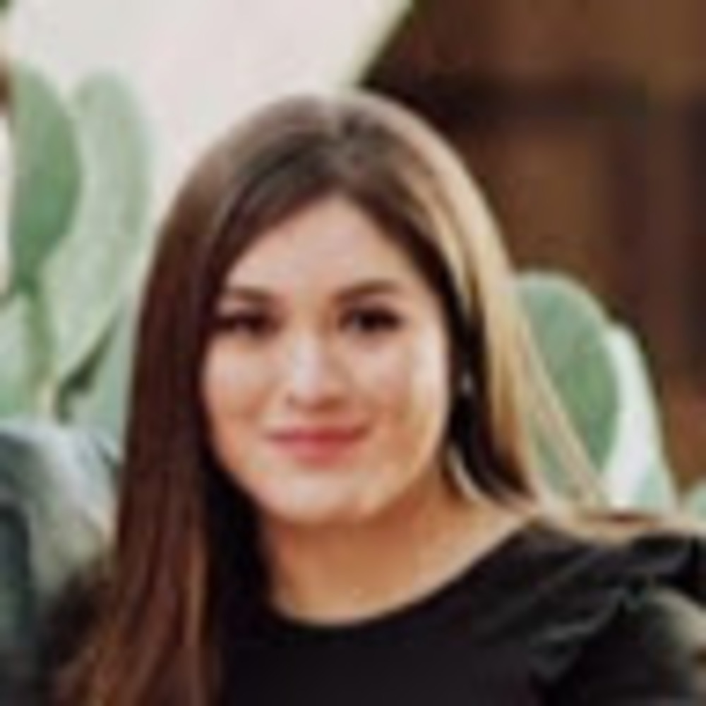Meet your Posher, Daena